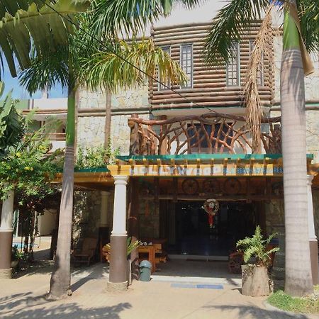 White Beach Resort Bar & Restaurant Puerto Galera Exterior foto